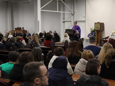 /Slike/A/2025/12-2025/Održana adventska duhovna obnova za vjeroučiteljeice i odgojiteljice u vjeri  (14).jpg