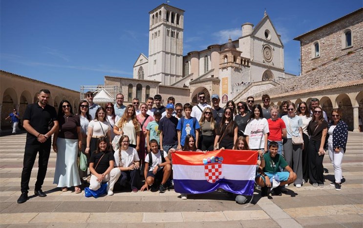 Najuspješniji vjeroučenici nagrađeni hodočašćem u svetišta Italije